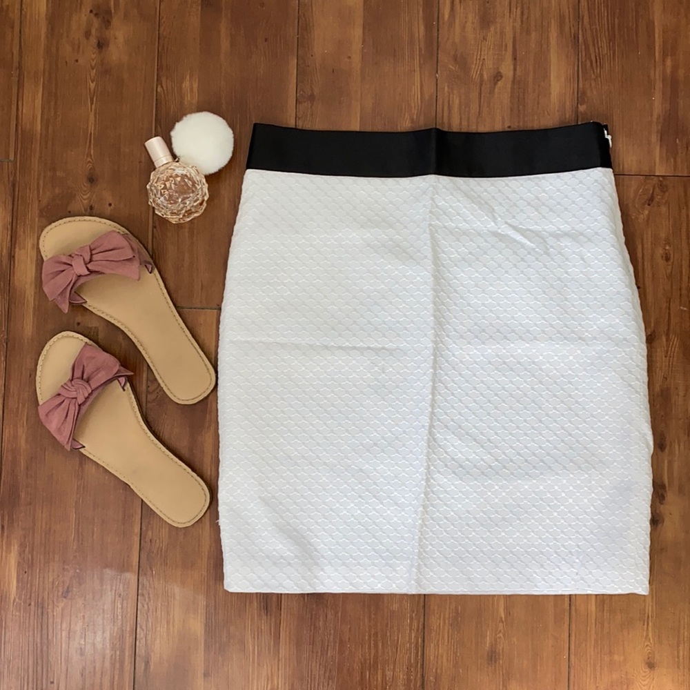 White mini skirt size 4